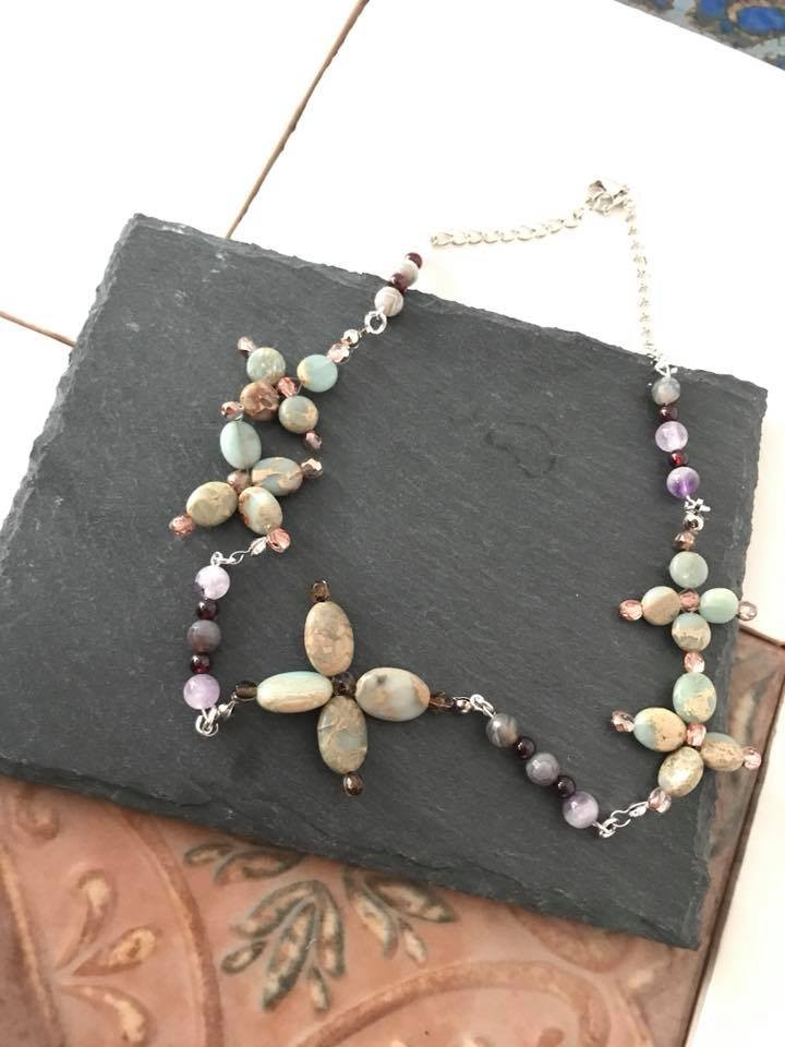 ファンタジーガーデン　天然石デザインネックレス