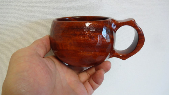 　花梨の一木彫りコーヒーカップ 10枚目の画像