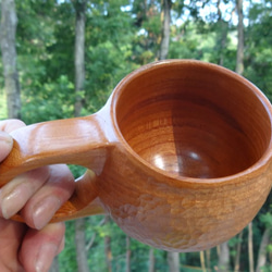 銘木ケヤキで作った一木彫りコーヒーカップ。 2枚目の画像