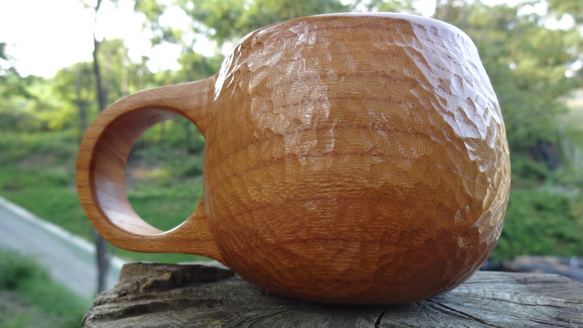 銘木ケヤキで作った一木彫りコーヒーカップ。 3枚目の画像