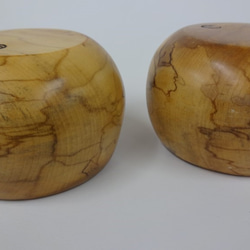 栃の古木で作った一木彫りのペアーカップです。 6枚目の画像