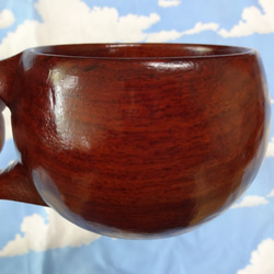 赤茶っぽい花梨の一木彫りコーヒーカップ 1枚目の画像