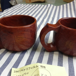 moto様受注作品　赤茶っぽい花梨のペア一木彫りコーヒーカップ 2枚目の画像