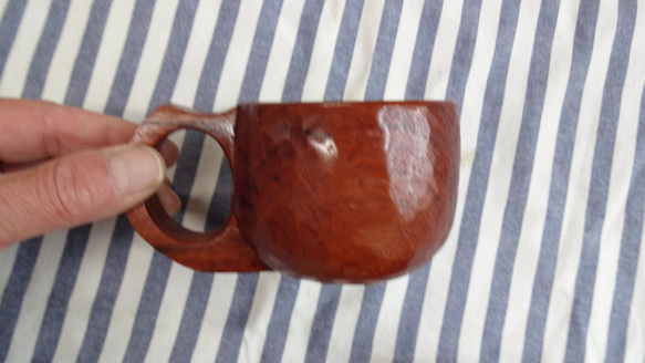 moto様受注作品　赤茶っぽい花梨のペア一木彫りコーヒーカップ 6枚目の画像