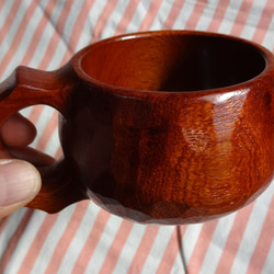 ヘイル様受注作品　赤茶っぽい花梨の一木彫りコーヒーカップ 4枚目の画像