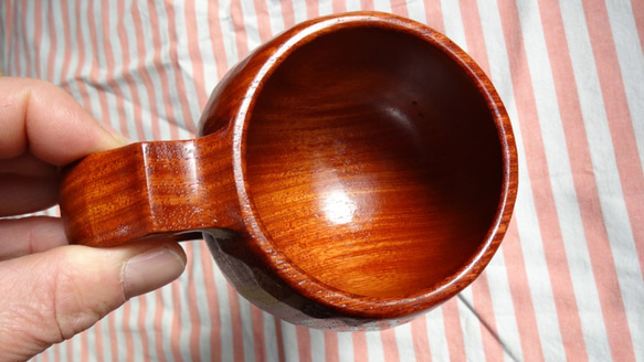 ヘイル様受注作品　赤茶っぽい花梨の一木彫りコーヒーカップ 6枚目の画像
