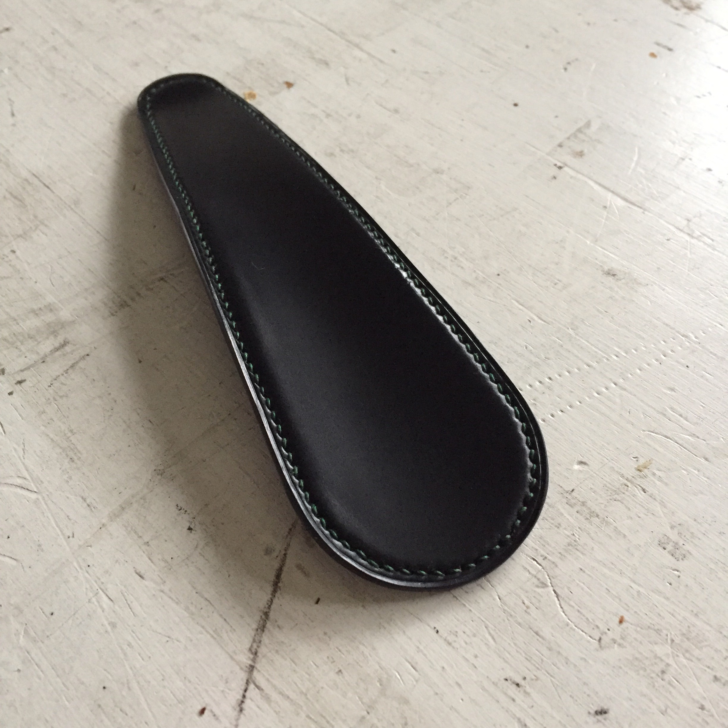 シューホーン コードバン ブラック