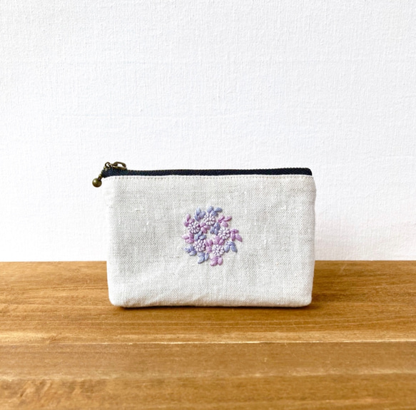 手刺繍ポーチ・カノン(紫色) 2枚目の画像