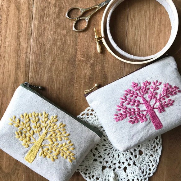 【SALE】手刺繍ポーチ・チャイルドツリー(黄色) 6枚目の画像