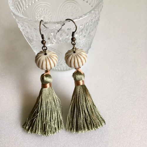 タッセルピアス／イヤリング アイボリー ピアス（フック・チェーン 