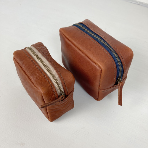 美品！GUCCIの素敵な本革ポーチです　レザーポーチ　コスメポーチ　ボルドー GUCCI 並行輸入品 グッチ ポーチ メンズ レディース プリント