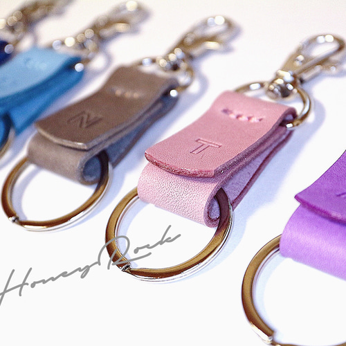 ◆送料無料◆イニシャルフェルトキーホルダー　軽い　レーザー刻印　3/9 ed2a69d8fcfdf29accdbfc3f4859ae