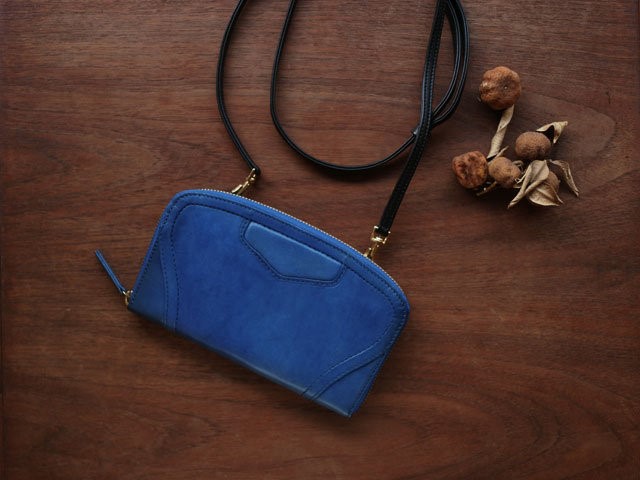 イタリアンレザー ショルダーベルト付 クラッチパース　BLUE《送料無料》
