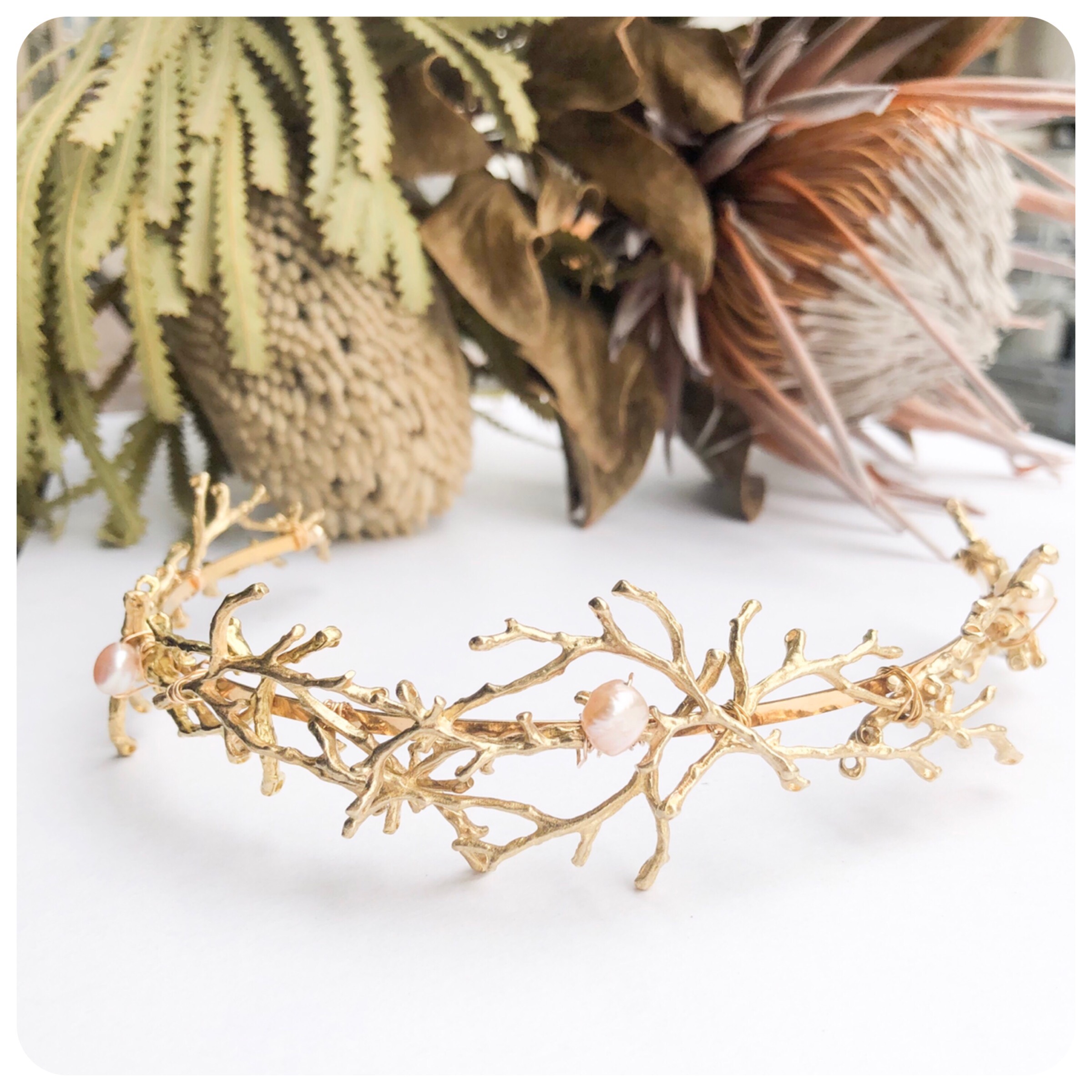 サンゴ枝ヘッドドレス結婚式ブライダル　ブライダルアクセサリー　ウェディングアクセサリー　花嫁ヘア