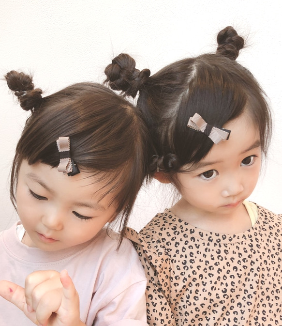 【シルバーグレー】姉妹でお揃い！ダブルリボンのヘアクリップセット 5枚目の画像