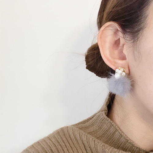 ビジュー×グレーミンクファーピアス/イヤリング ピアス（スタッド・一 