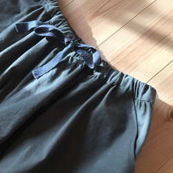 ギャザースカートのようなシルエットフレアパンツ 4枚目の画像