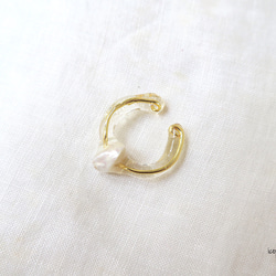 -  ear cuff  -  （gold × バロックパール　中心） 3枚目の画像