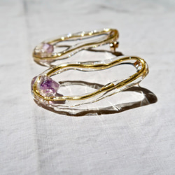 -金線變形耳環（金x紫水晶） 第3張的照片