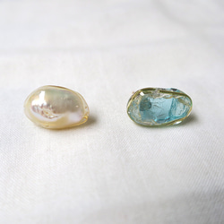 -   gemstone  -    ピアス（アパタイト 縦長） 1枚目の画像