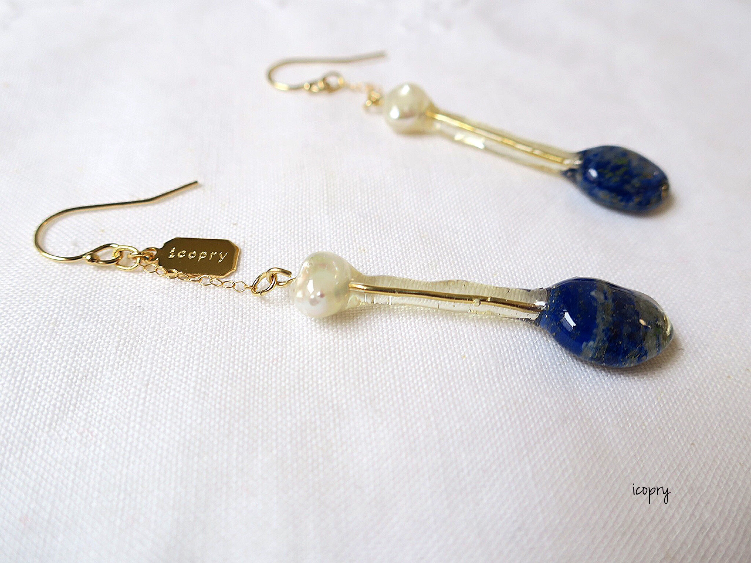 -   gemstone×pearl   -  baton　揺れるピアス（ラピスラズリ）no.1131
