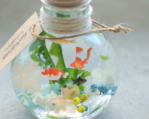 固まるハーバリウム ねこの中のお花畑 固まるハーバリウム ねこの中のお花畑 ❁.。 ハンドメイド・手芸