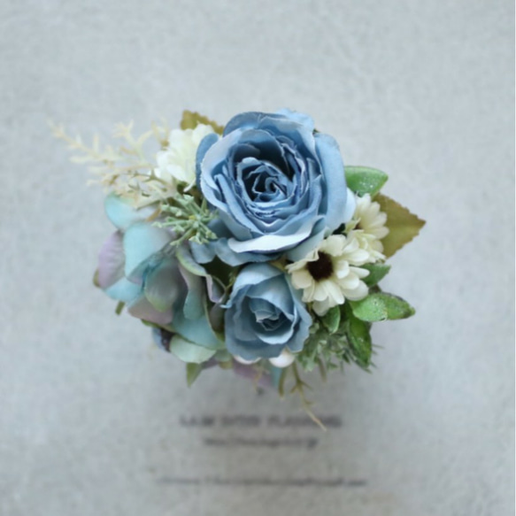 シャビーブルーな薔薇とアジサイ　コサージュ　ハンドメイド 3枚目の画像