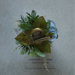 シャビーブルーな薔薇とアジサイ　コサージュ　ハンドメイド 4枚目の画像