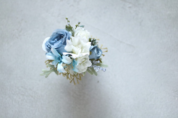 シックなブルーの薔薇のコサージュ ハンドメイド コサージュ atelier 