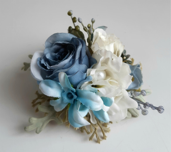 シックなブルーの薔薇のコサージュ　ハンドメイド 7枚目の画像