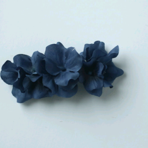 大人っぽいネイビーの紫陽花 バレッタ バレッタ atelier yusura 通販 