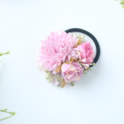 ピンクのヘアゴム　マム　ミニローズ　紫陽花　ヘアアクセサリー 1枚目の画像