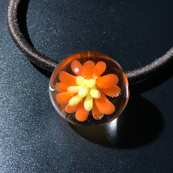 お花のヘアゴム　オレンジ 1枚目の画像