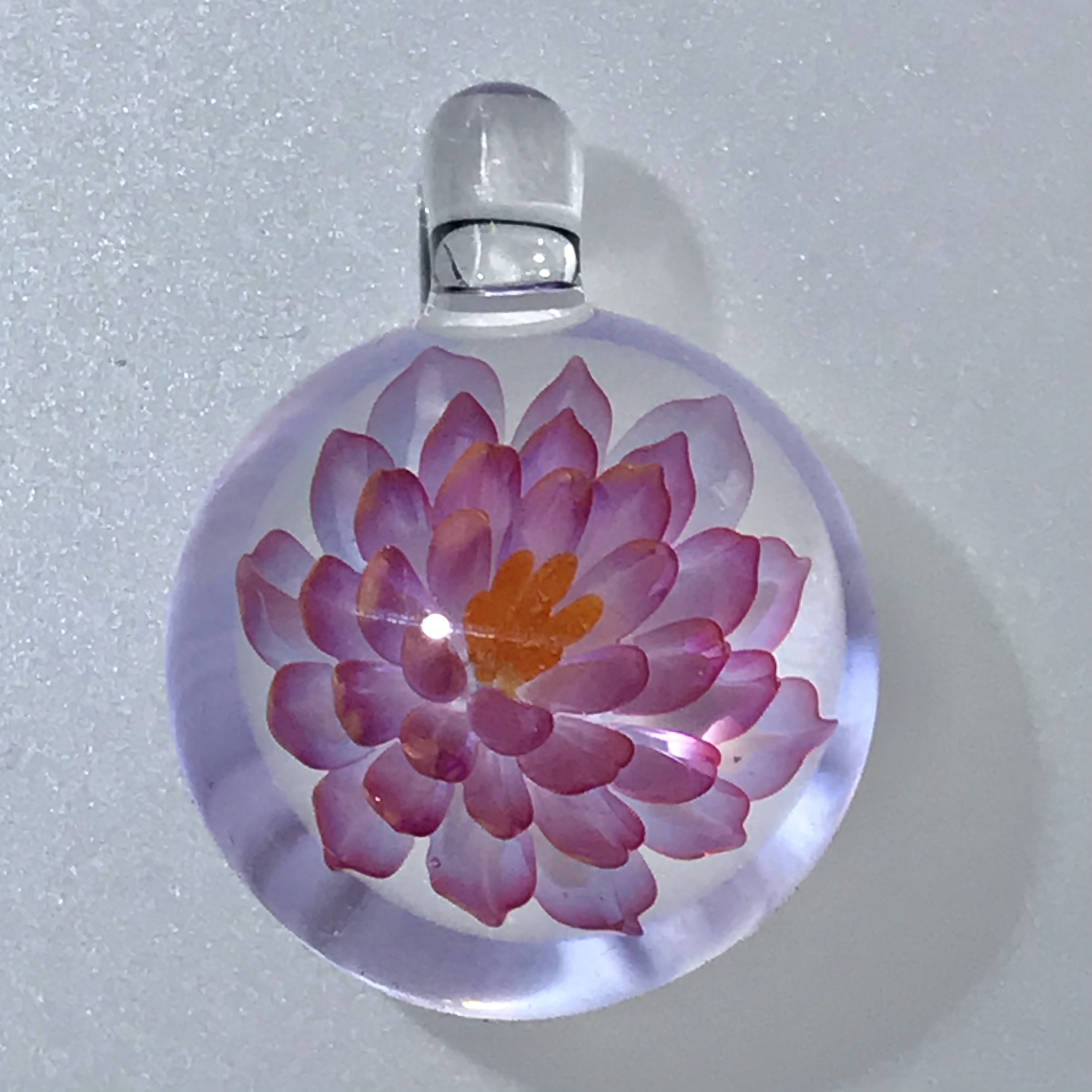 お花のペンダントトップ　ピンク