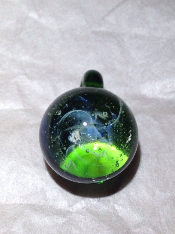 ぐるぐる宇宙のペンダントTOP　緑1