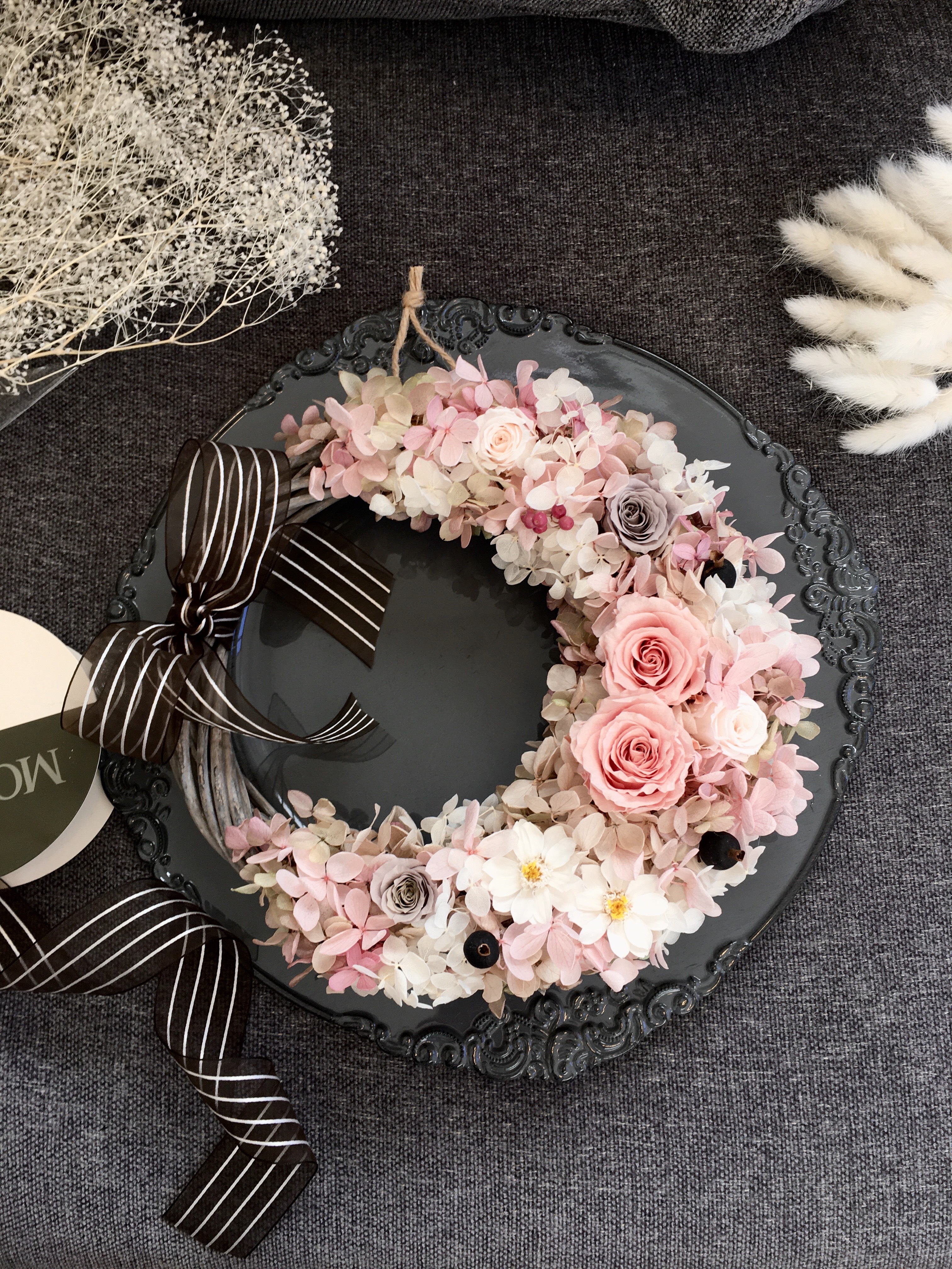 [送料無料]バラとジニアのリース　　ギフト　プレゼント　誕生日　母の日　　敬老の日　結婚祝い　新築祝い