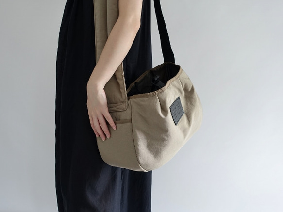 戶外狗狗背袋（灰色/紫色/棕色/淺藍色）S碼 第2張的照片