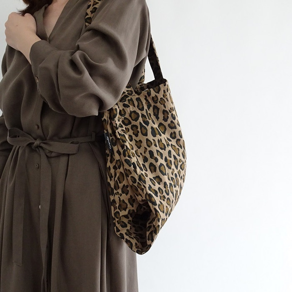 動物紋印花獨立手提袋（灰色、棕色） 第5張的照片