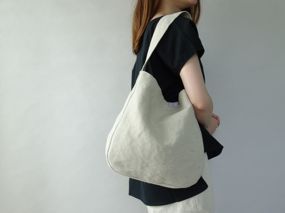 新品　ラウンドショルダーバッグ　M SEA