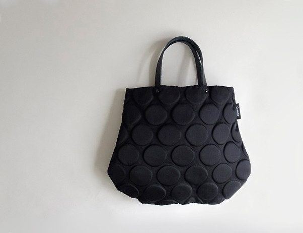 レザーハンドルプチプチドットラウンドトートバッグ＜ハンドルライトブラウン＞＜ハンドルブラック＞ 4,862円