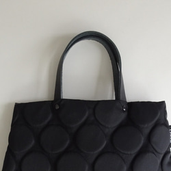 皮革手柄圓點圖案手提包（淺棕色手柄/黑色手柄） 第4張的照片