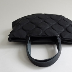 皮革手柄圓點圖案手提包（淺棕色手柄/黑色手柄） 第9張的照片