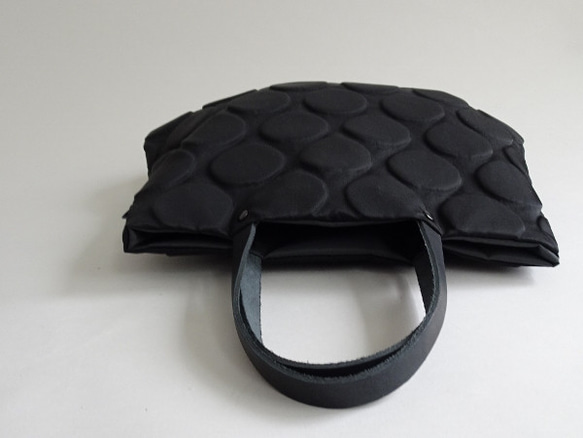 皮革手柄圓點圖案手提包（淺棕色手柄/黑色手柄） 第9張的照片