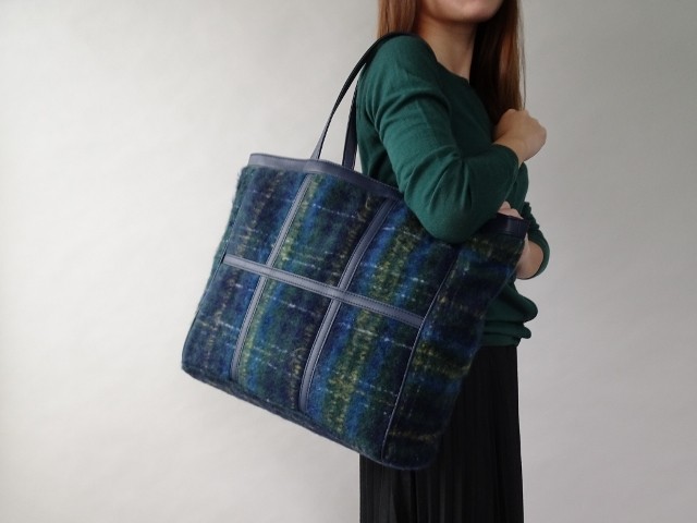 Lサイズ大容量シャギーチェック起毛ウールトートバッグ＜ネイビー系＞