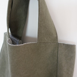 ウォッシュドキャンバスラウンドバッグ＜オリーブ＞ 2枚目の画像
