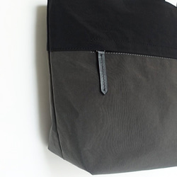 尼龍扎克手提包&lt;黑色×灰色 - &gt; 第4張的照片