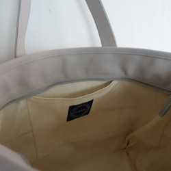 大容量帆布x PVC皮革單肩手提袋&lt;灰色&gt; 第5張的照片