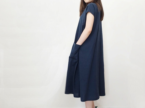 Half Linen Slit Neck寬鬆連身裙&lt;Navy&gt; 第4張的照片