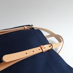 皮革提帶2way托特包＜海軍藍＞ 第4張的照片