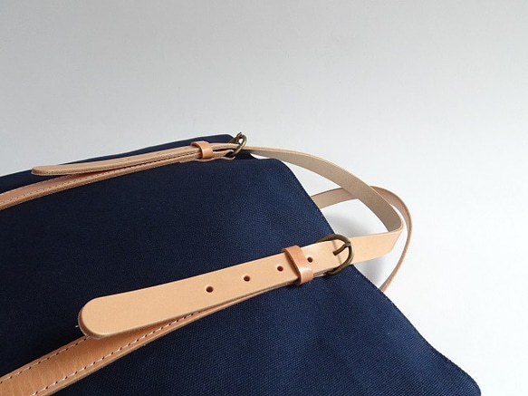 皮革提帶2way托特包＜海軍藍＞ 第4張的照片